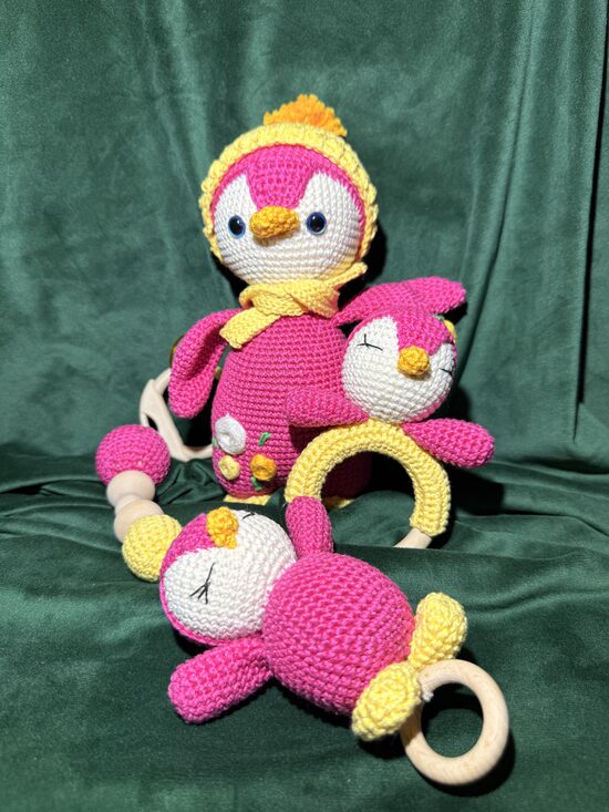 Pingvinų komplektas – rankų darbo nerti žaislai